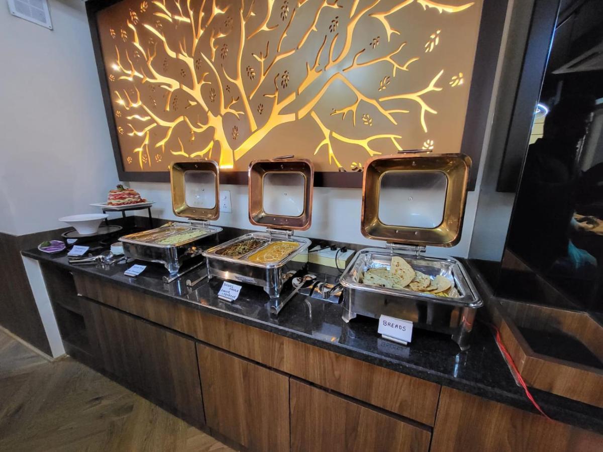 Belvedere Suites Greater Noida Kültér fotó