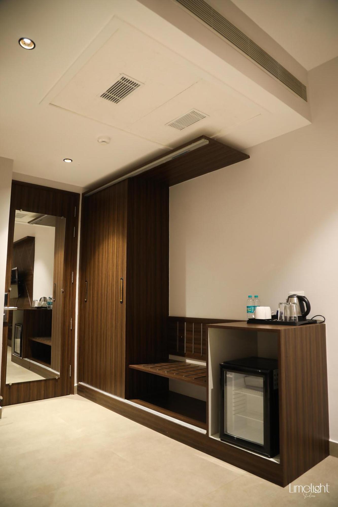 Belvedere Suites Greater Noida Kültér fotó