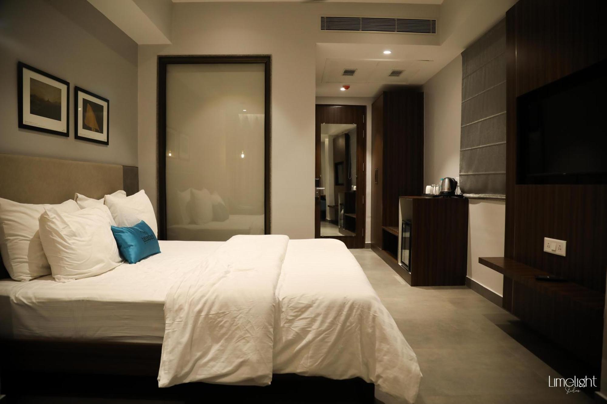 Belvedere Suites Greater Noida Kültér fotó
