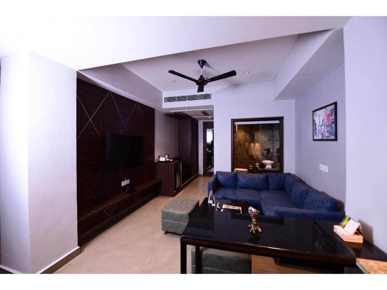 Belvedere Suites Greater Noida Kültér fotó