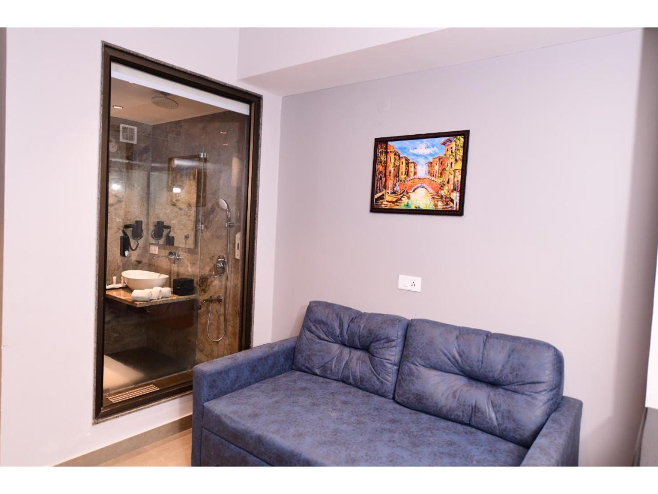 Belvedere Suites Greater Noida Kültér fotó