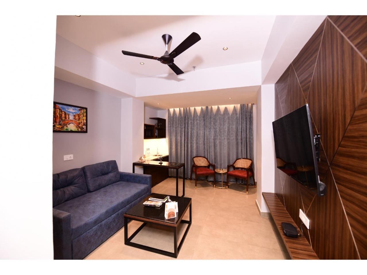 Belvedere Suites Greater Noida Kültér fotó