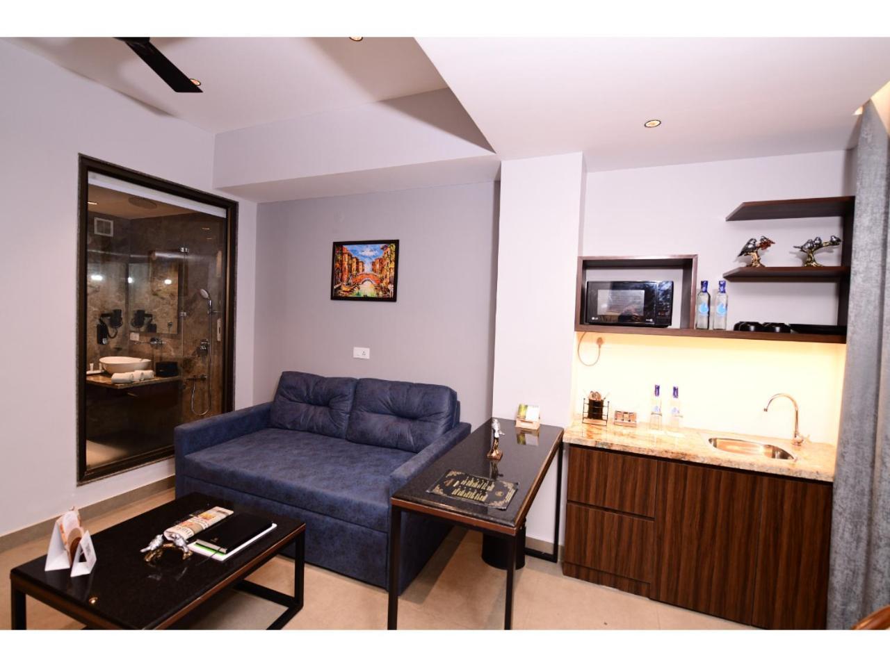 Belvedere Suites Greater Noida Kültér fotó