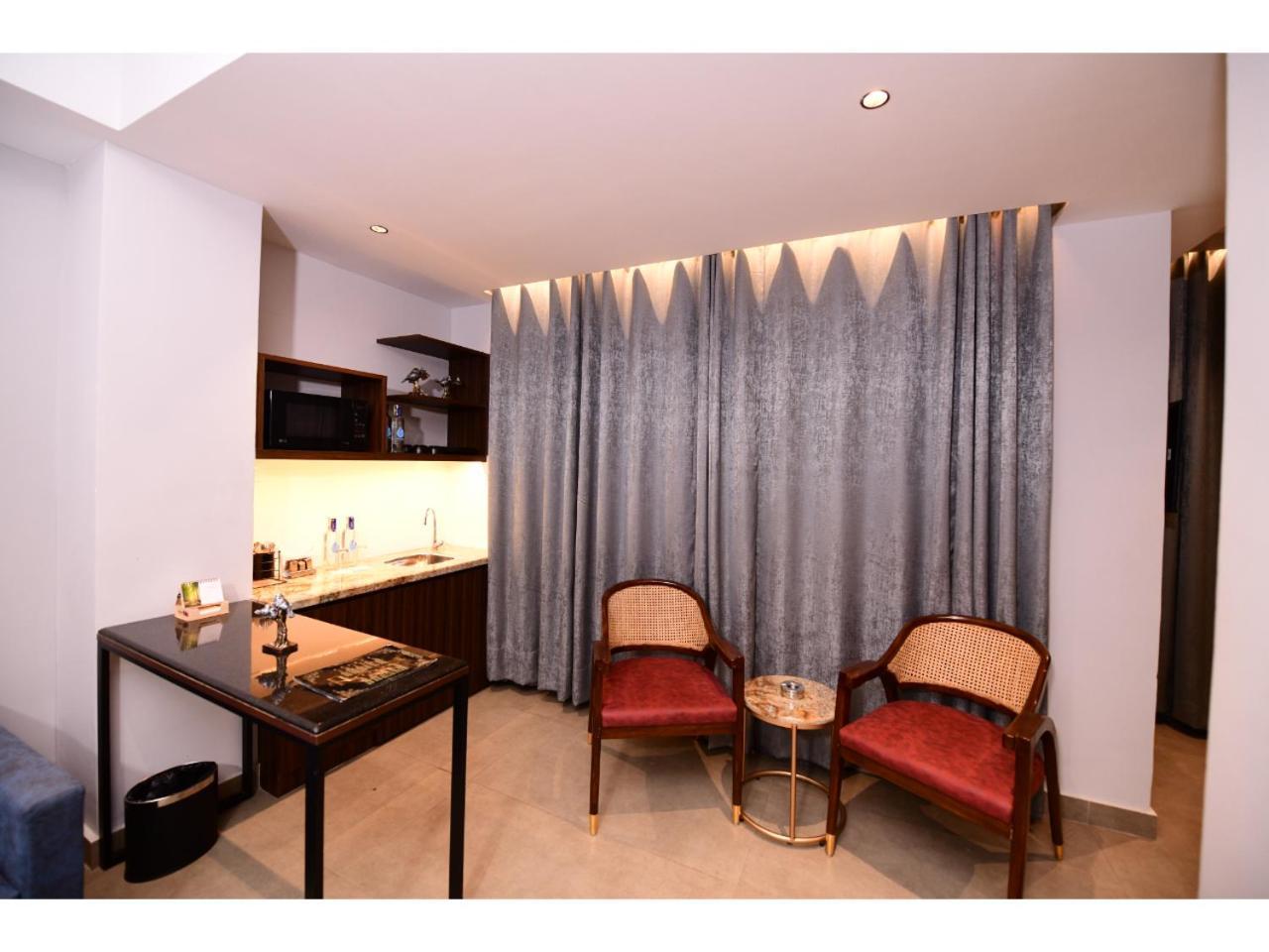 Belvedere Suites Greater Noida Kültér fotó