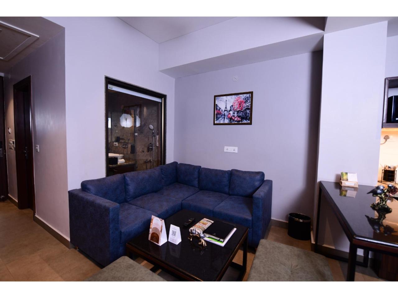 Belvedere Suites Greater Noida Kültér fotó