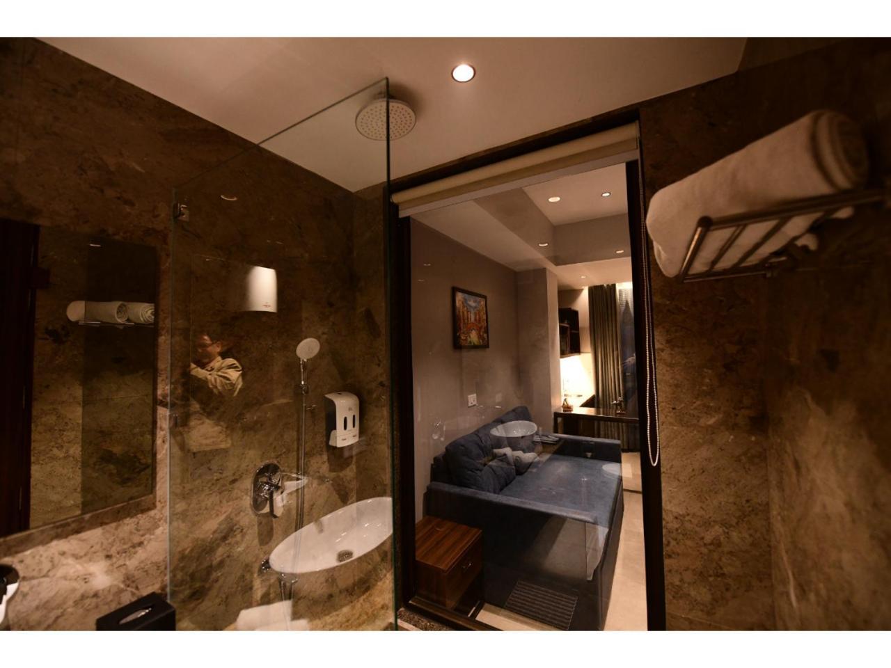 Belvedere Suites Greater Noida Kültér fotó