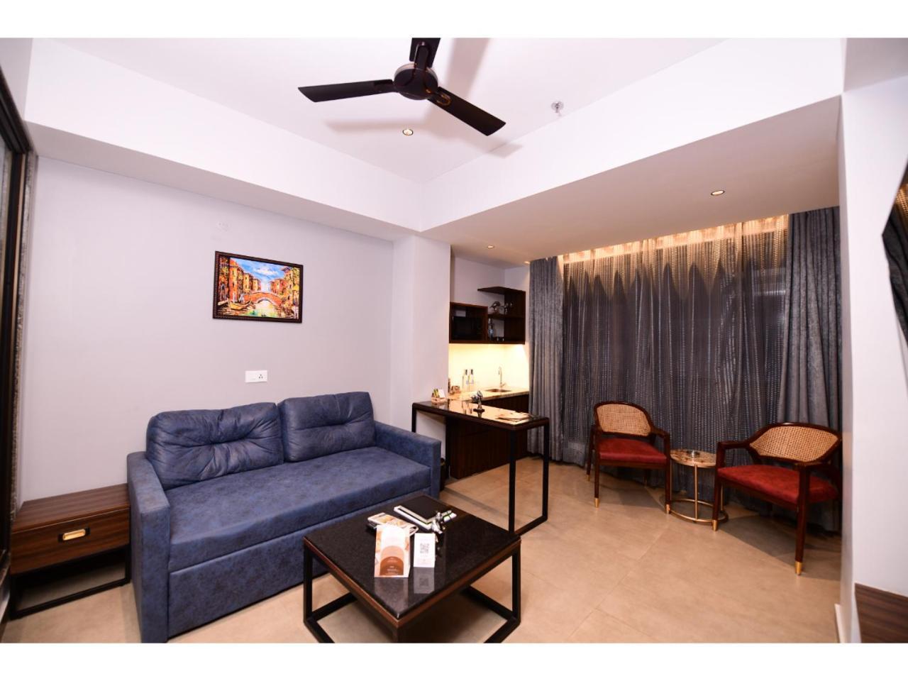 Belvedere Suites Greater Noida Kültér fotó