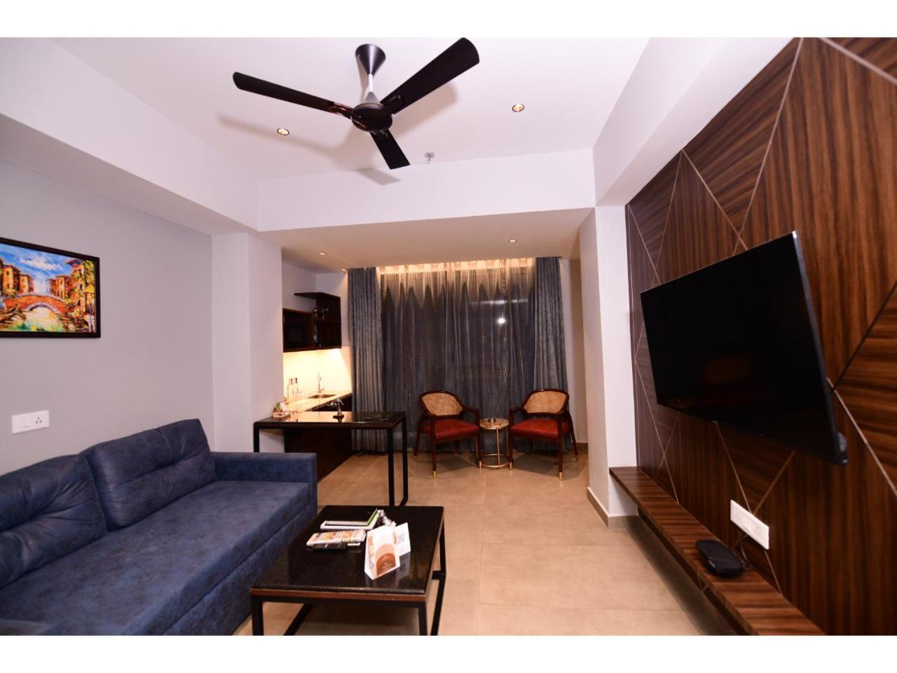 Belvedere Suites Greater Noida Kültér fotó