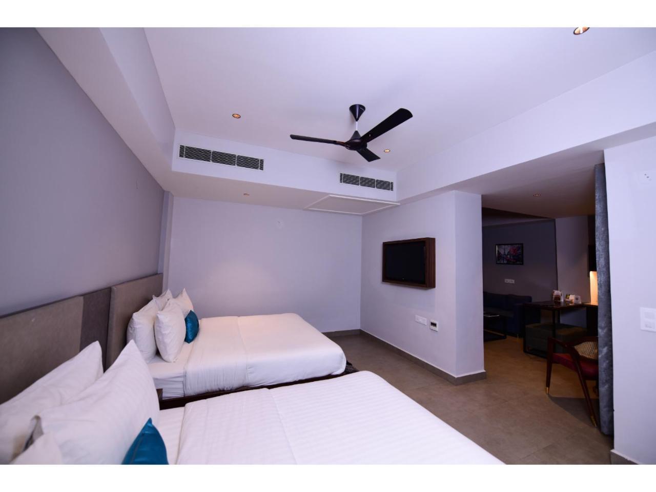 Belvedere Suites Greater Noida Kültér fotó