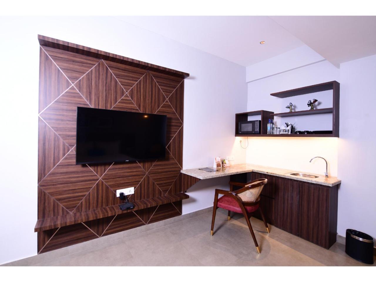 Belvedere Suites Greater Noida Kültér fotó