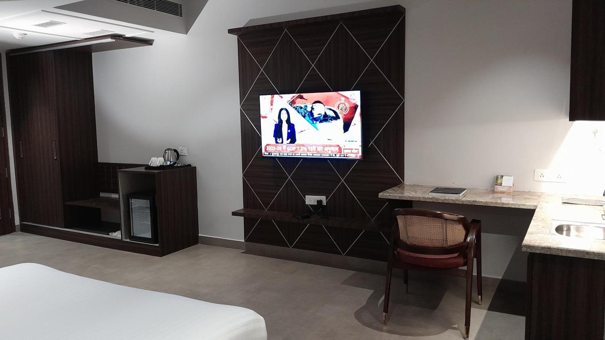 Belvedere Suites Greater Noida Kültér fotó